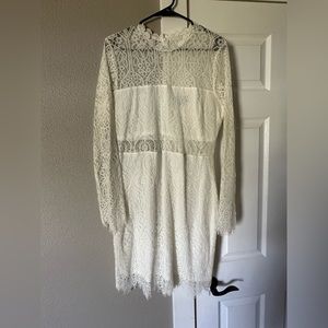 Lulus off white lace dress. Worn once. Like new